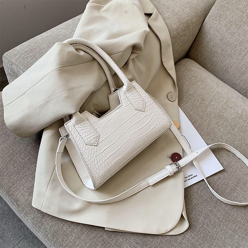 シニアセンスレディースバッグ2020ニューウェーブファッションワイルドテクスチャポータブルメッセンジャーバッグネットレッドショルダースモールスクエアバッグ Tiancai_Wing_Bag8074862