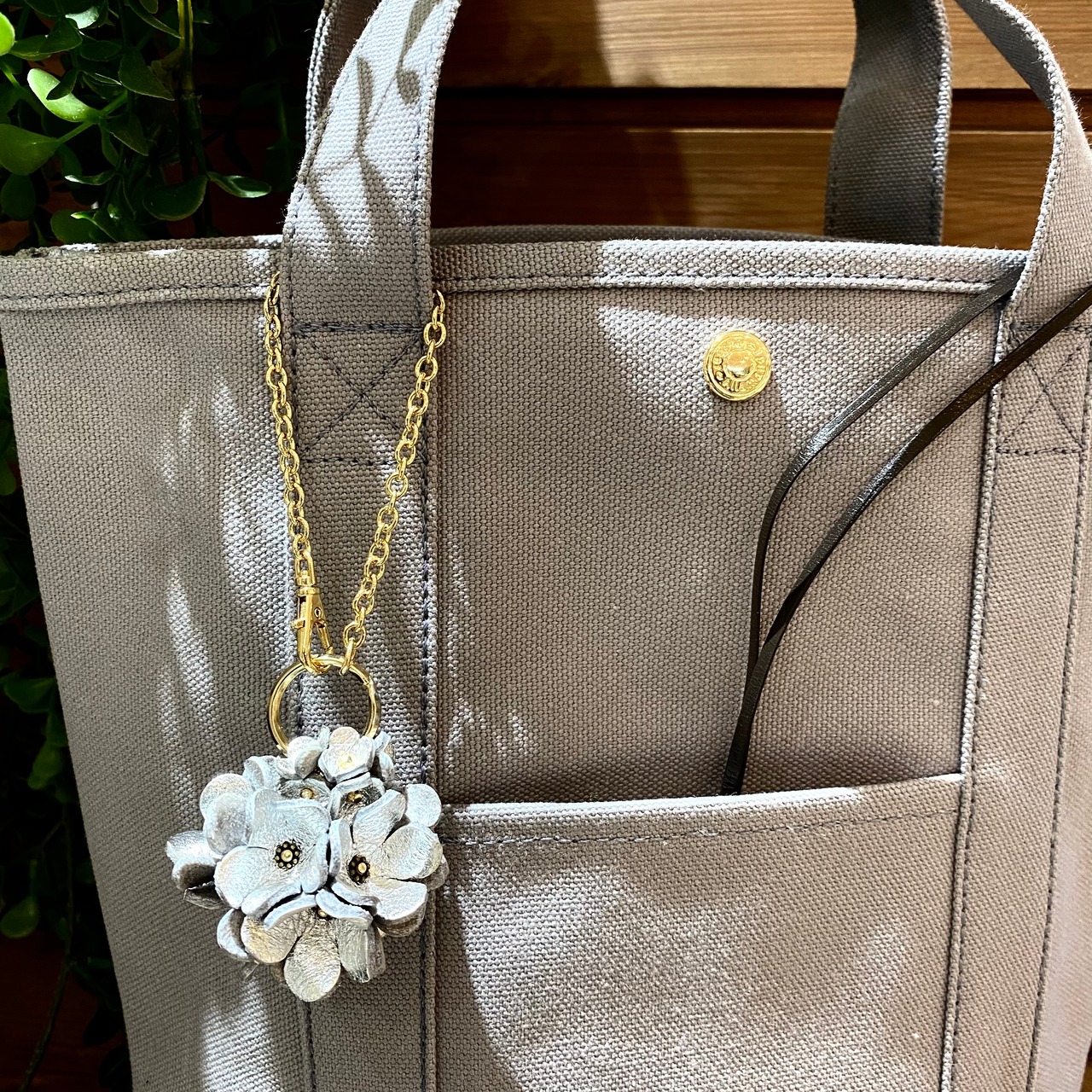 【完成品】レザーフラワータッセルチャーム(シルバー) - 1