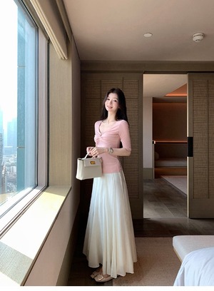 Glossy Material Pleated Flare Long Skirt【H00072】