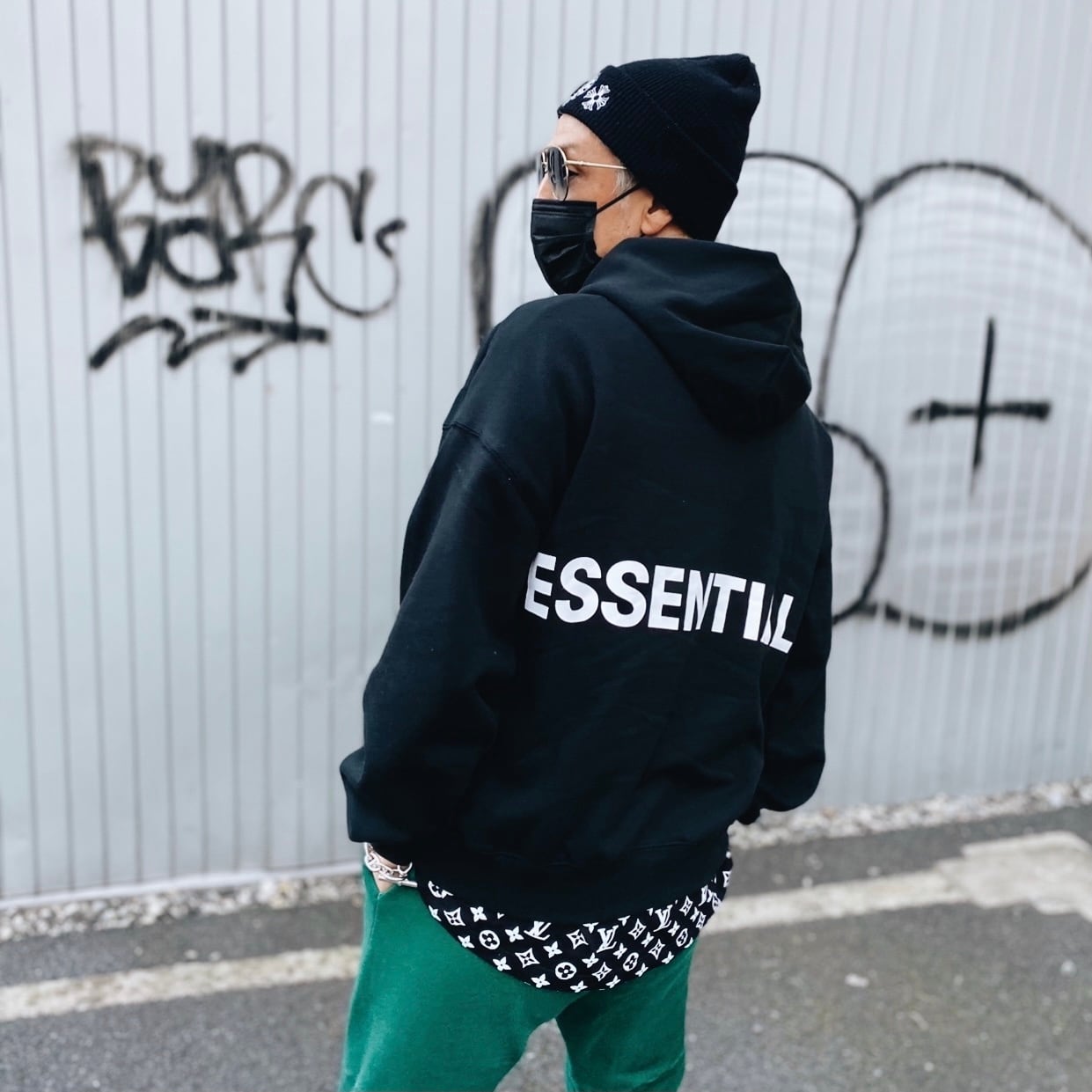 価格改正！FOG ESSENTIALSレア！ 腰ロゴプルパーカー¥29700→¥25000+tax