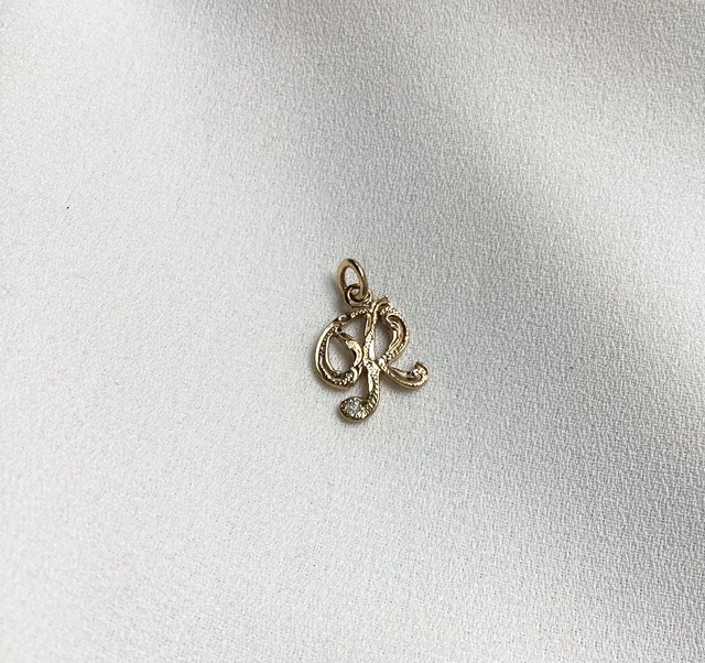 INITIAL SCRIPT PENDANT