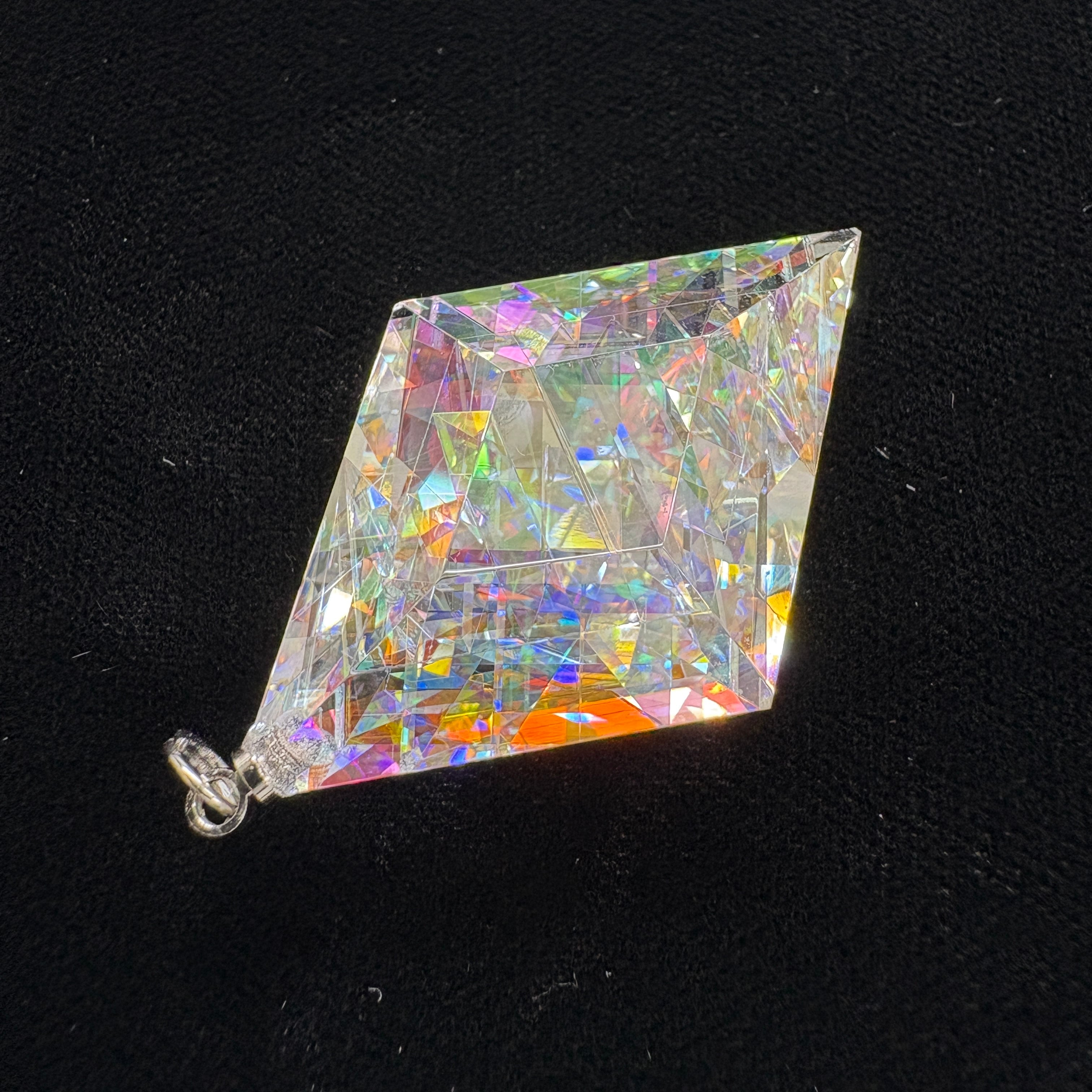 ムーンボウ(ひし形)モナジー工房/ガラスペンダント/アクセサリー ムーンボウタイプ ゴールドムーン ひし形ペンダント MB-350 | ガラス
