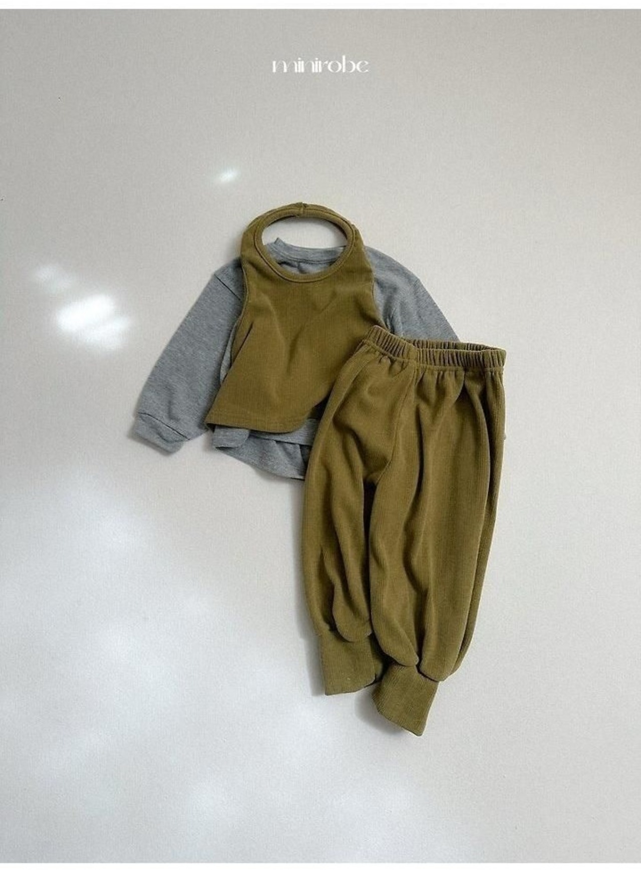 〖取寄〗韓国子供服 / 26winter / minirobe / ルルホルターネック / キッズ *S~XL*