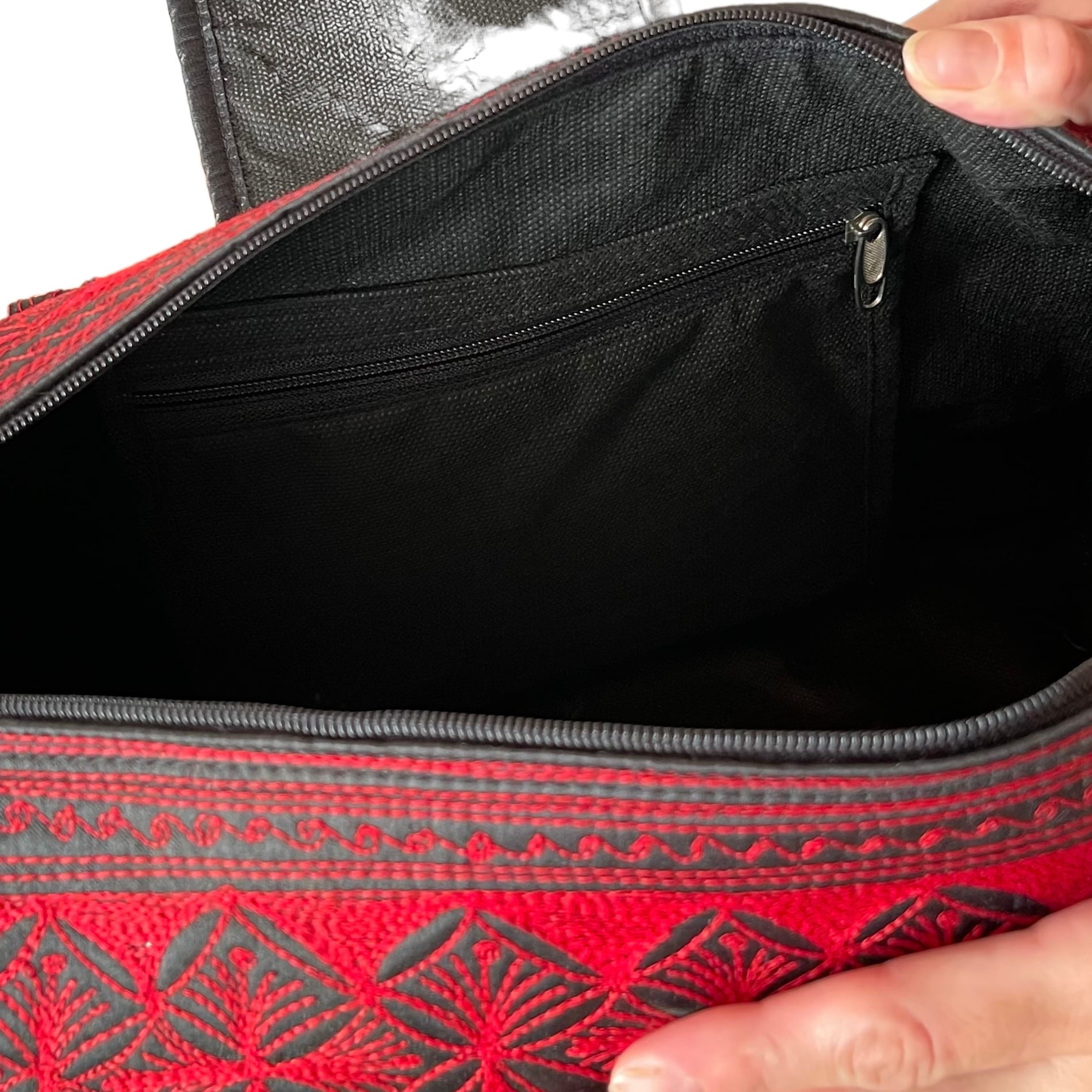 オリジナル刺繍ボストンバッグ特大_レッド・ブラウン | Kupu-Kupu27