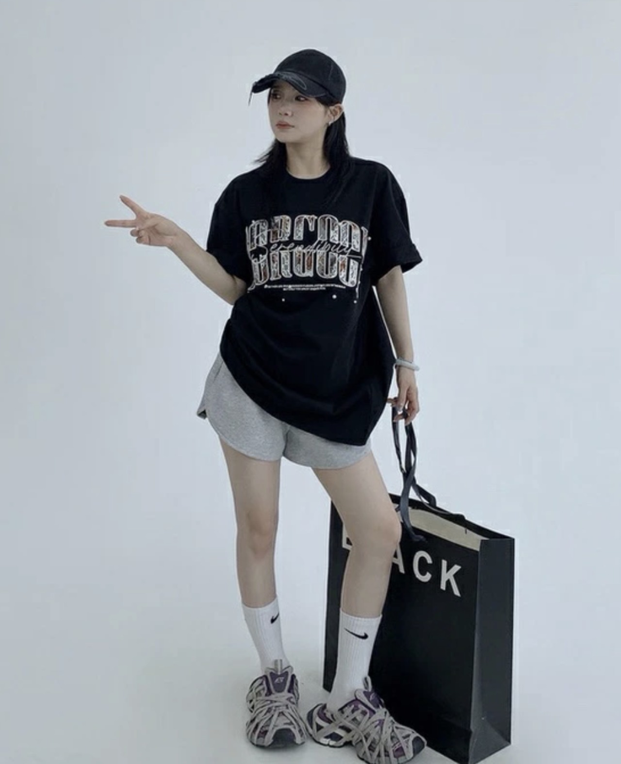 OISIS008 レース刺繍ビーズTシャツ