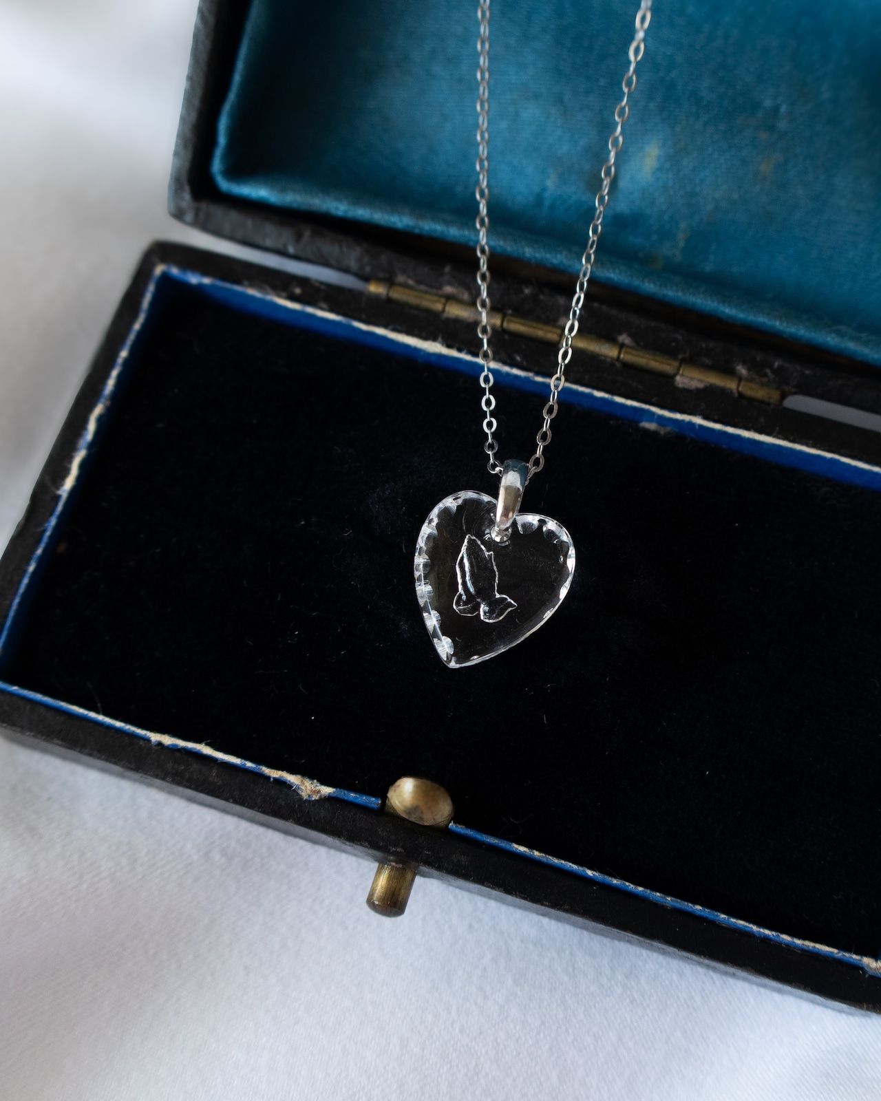 Praying hands(Mimikazari)