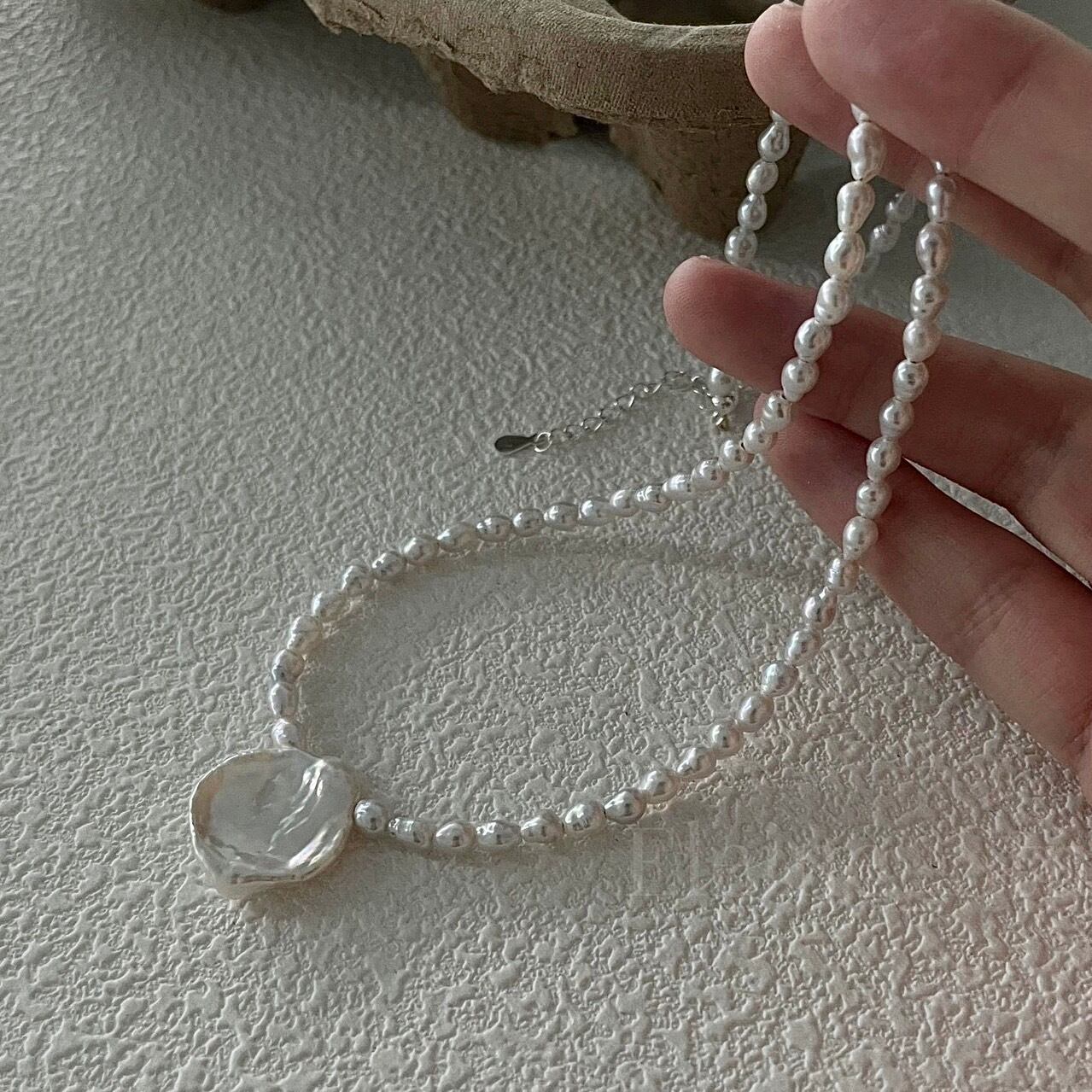 Sv925〉flower petal 淡水pearl necklace | Eleine-普段使いにも 