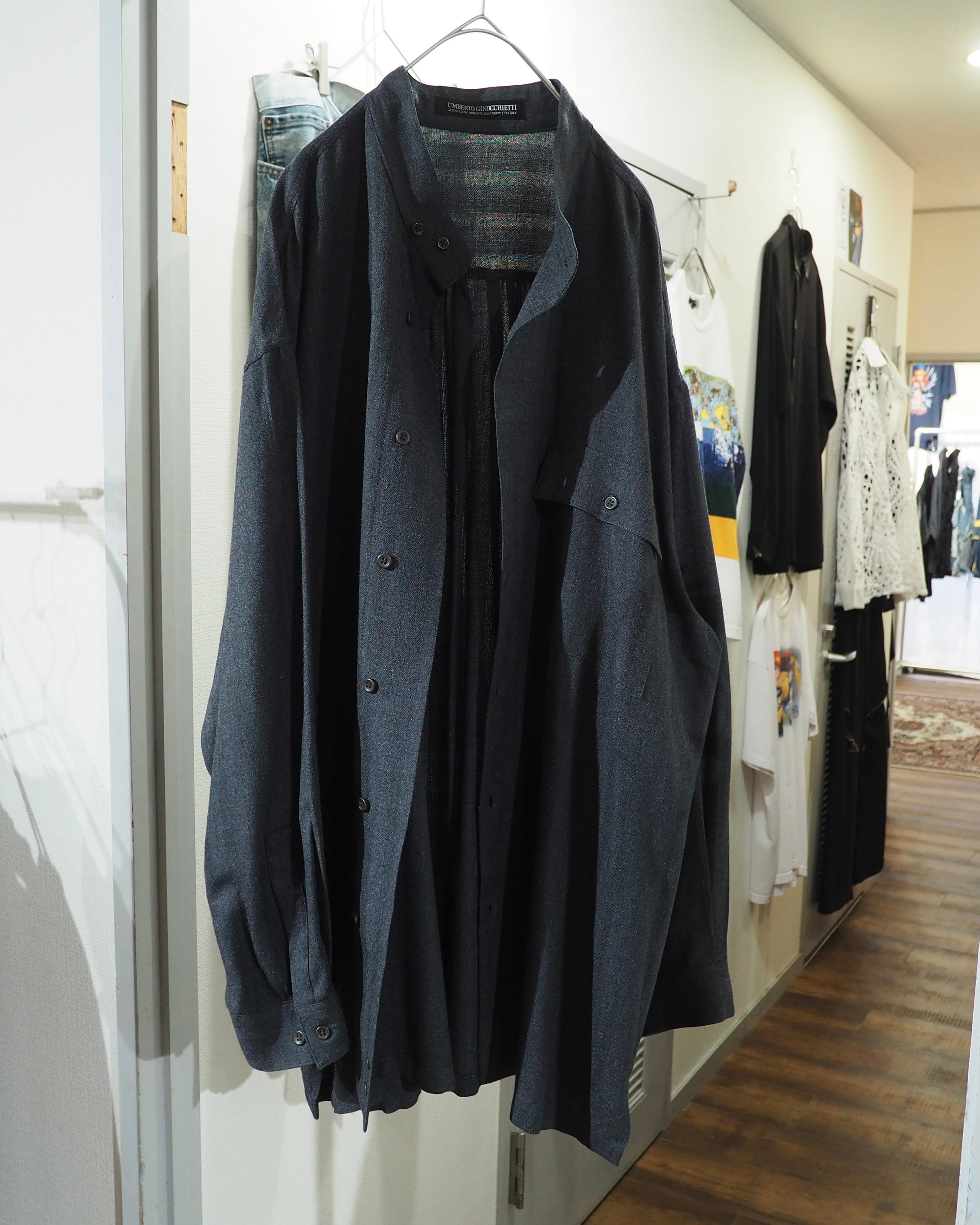 1990s " UMBERTO GINOCCHIETTI " Beautiful Charcoal Gray Color Vintage Over Silhouette No Collar Shirt