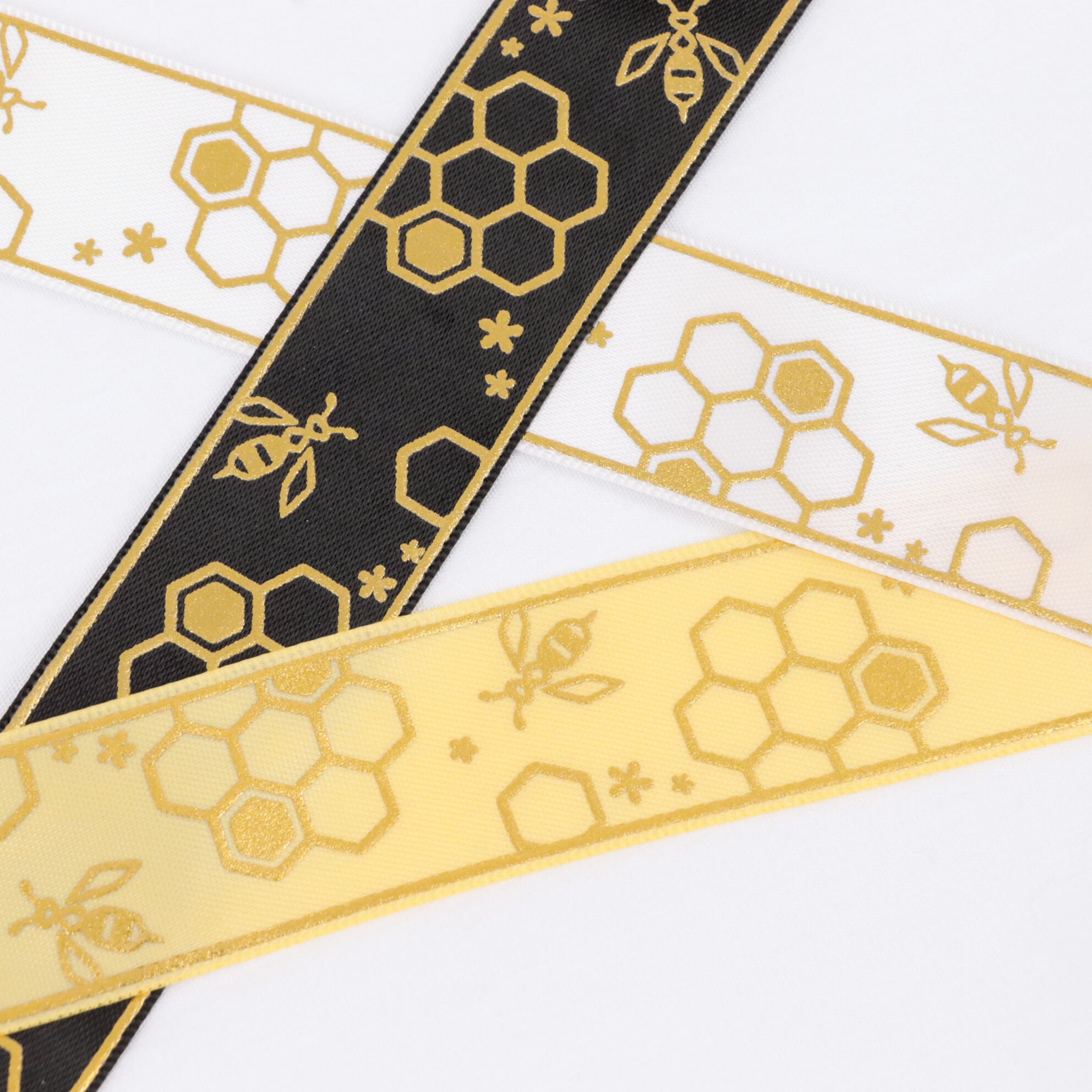 ISEKIオリジナル】蜂 ハニカム 柄 サテン リボン 幅約25mm 布 プリント
