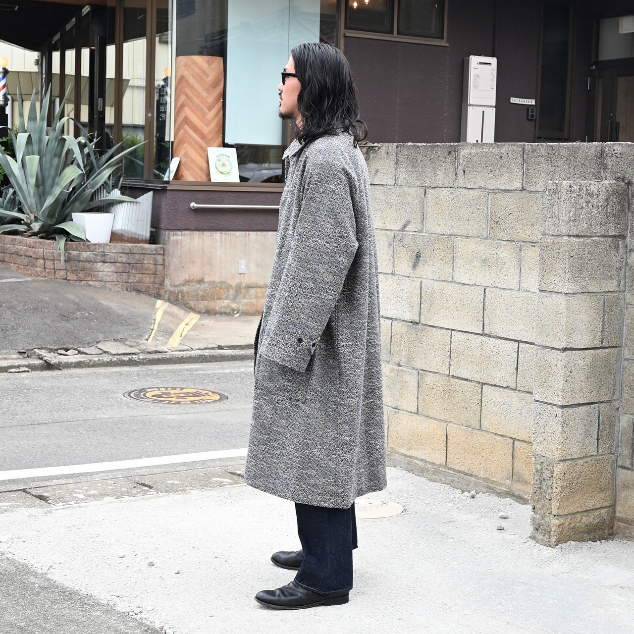 ジャカードツイード生地を使用したハンティングオーバーコート