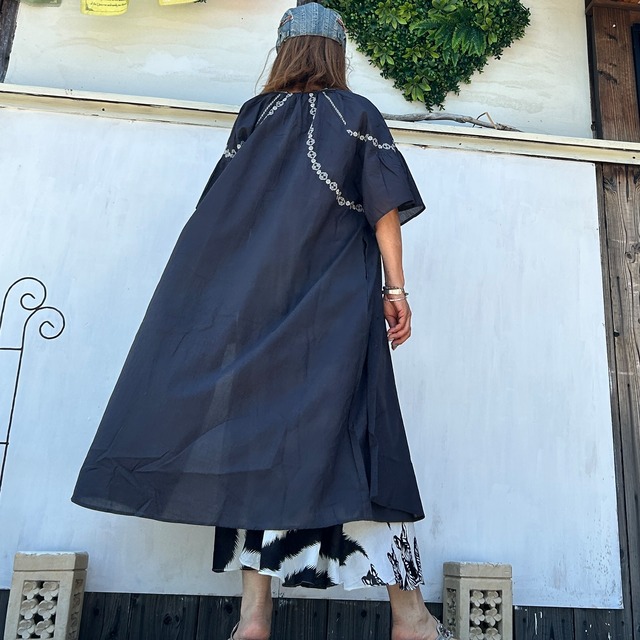 刺繍ゆったりロングワンピース