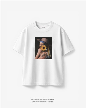 THE GIRL WITH FLOWER S/S TEE  WHITE