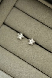 star diamond pierce