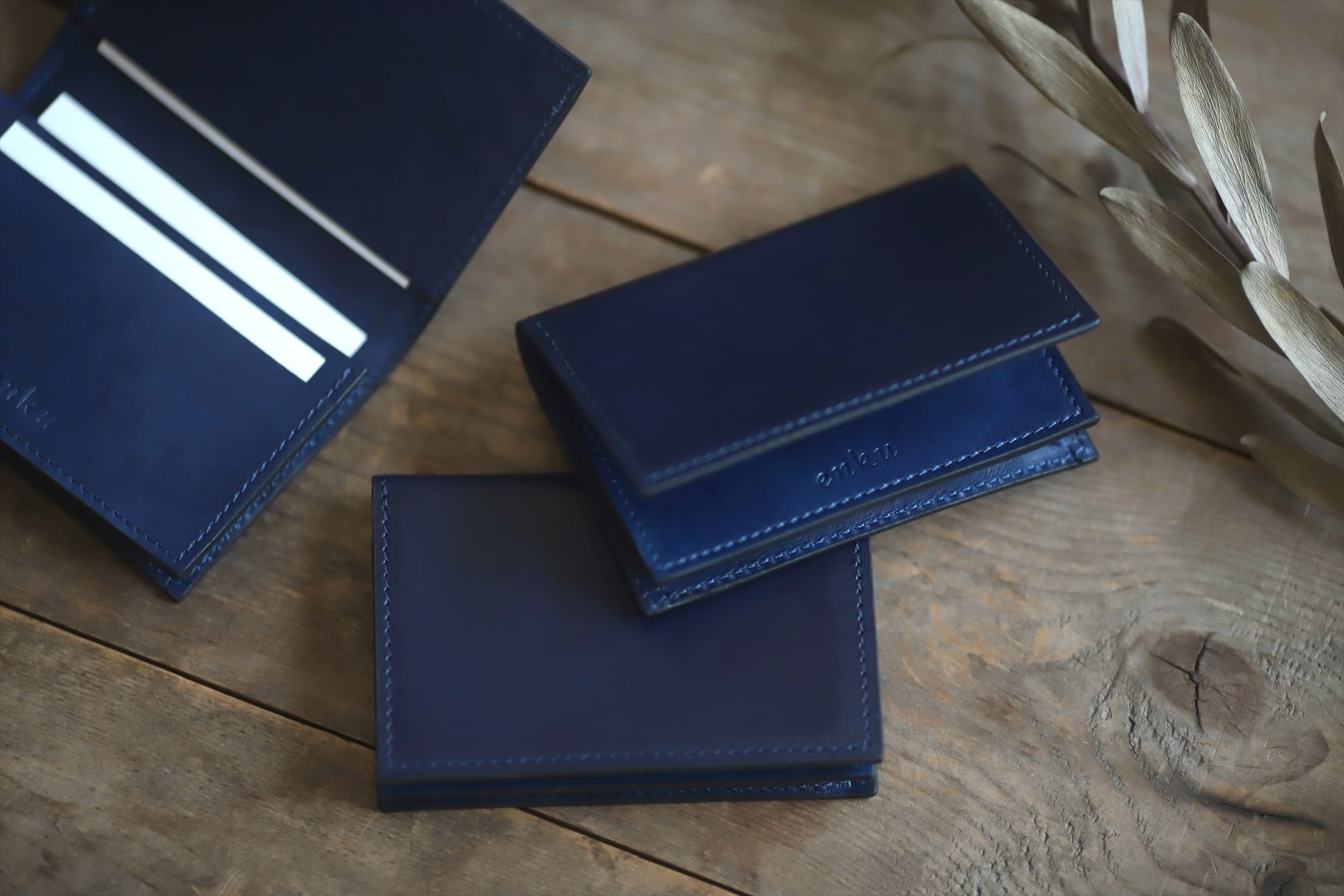 藍染革[migaki] 名刺入れ | enku Onlineshop