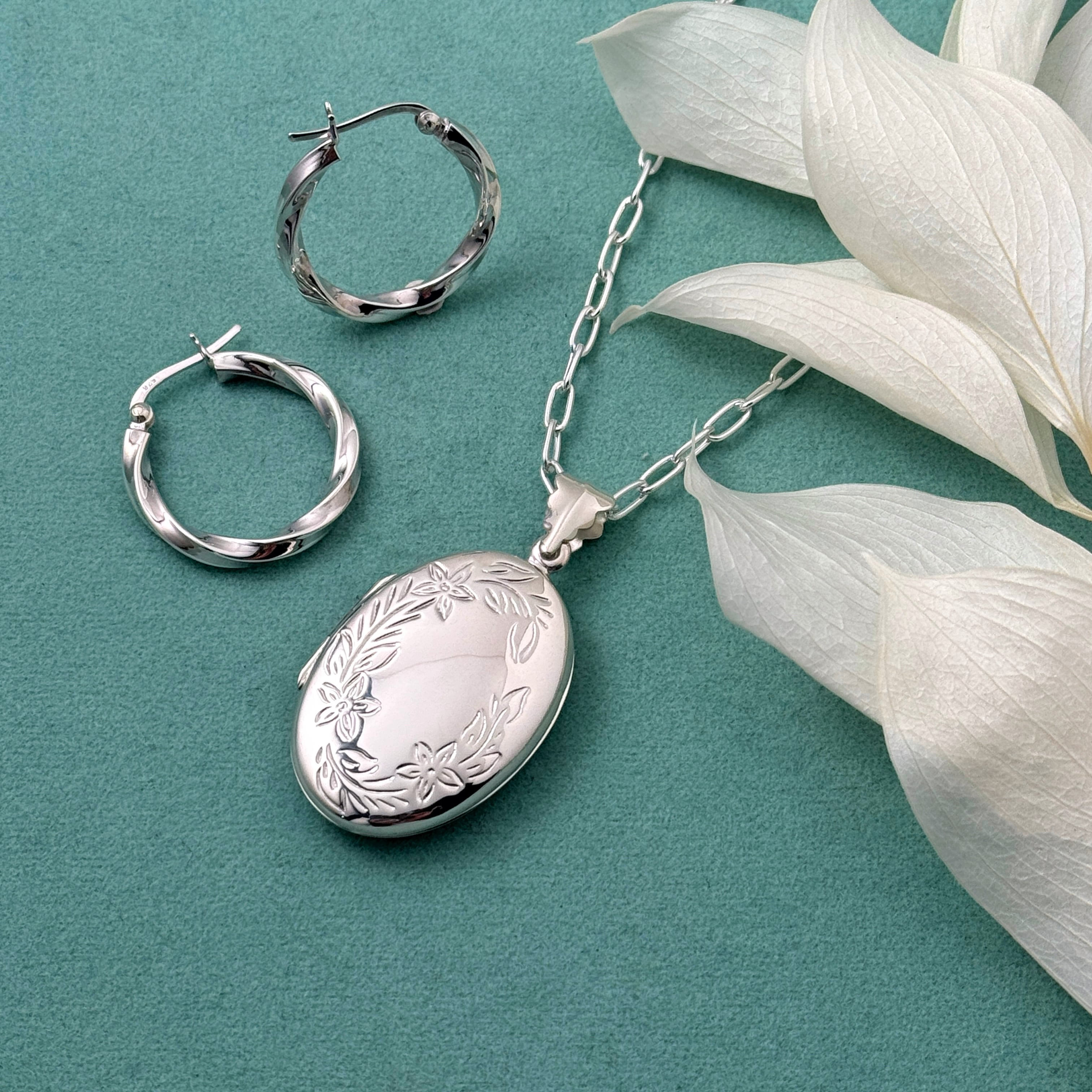 BIG フラワー オーバル ロケット ペンダント （チェーンオプション