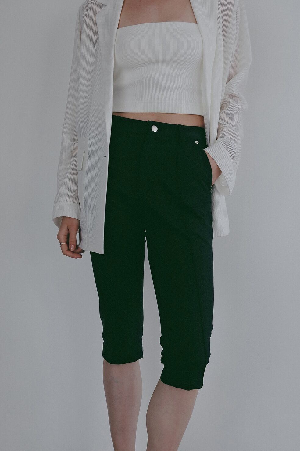 MANOF STRETCH CAPRI PANTS | FLICKA ASHIYA