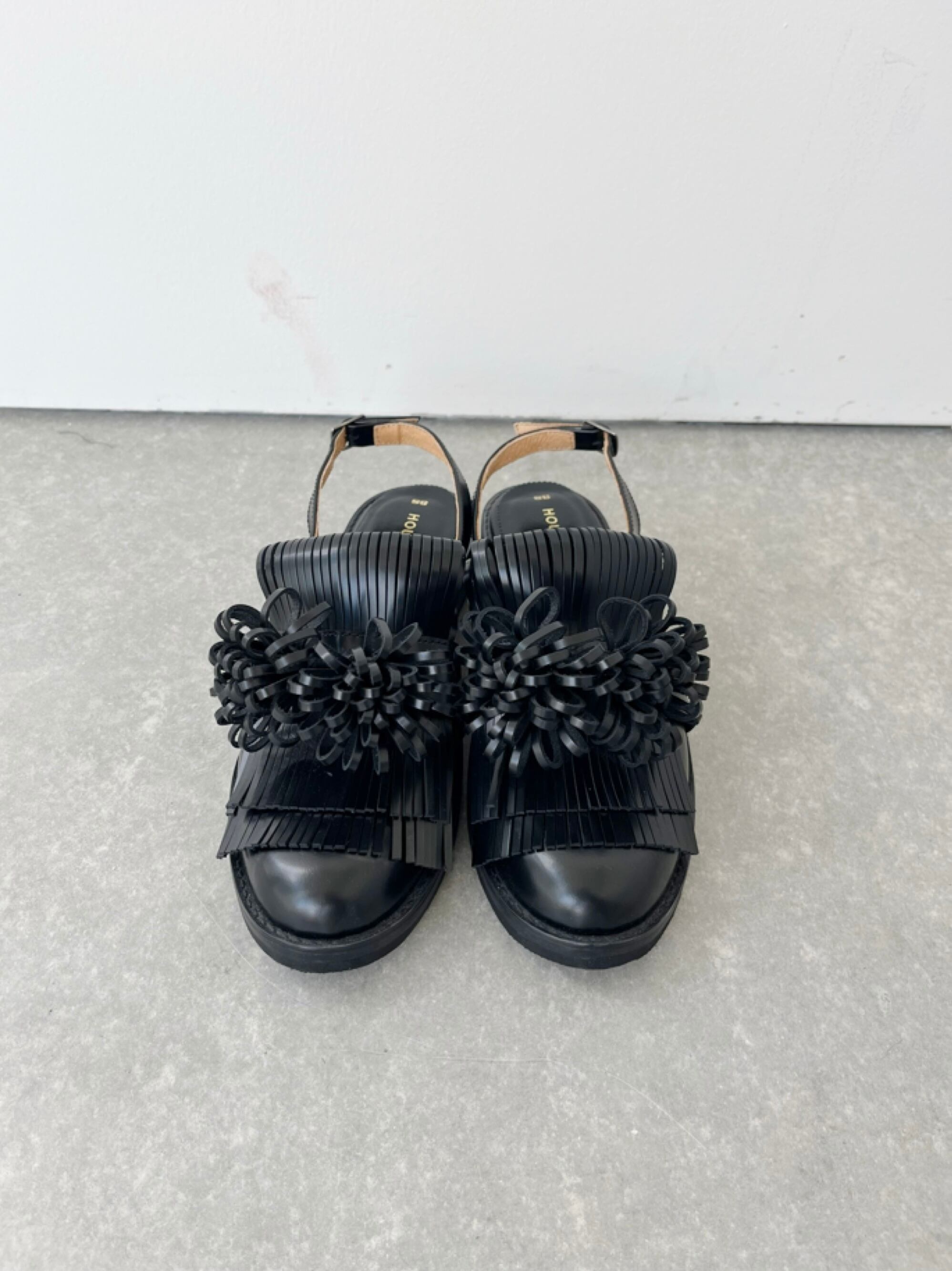 Mint designs House of Naive FLOWER TASSEL SHOES | KOKO