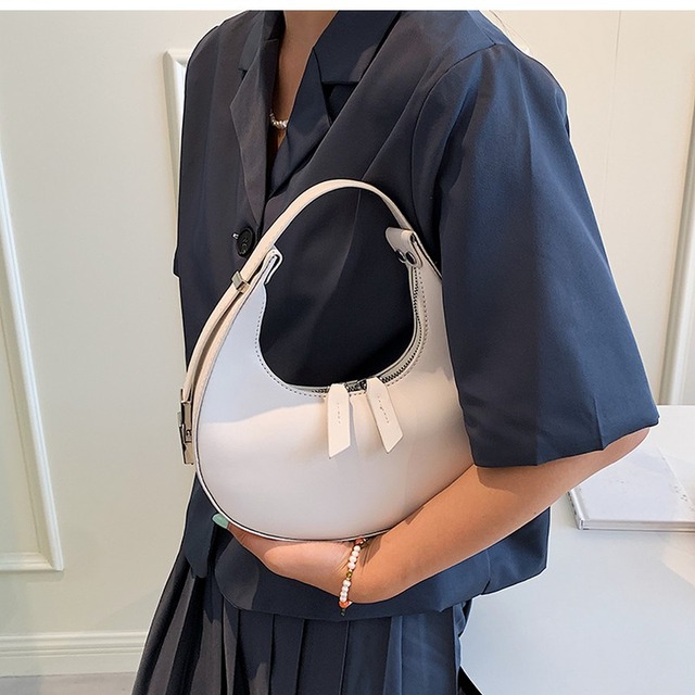 half moon bag　10074