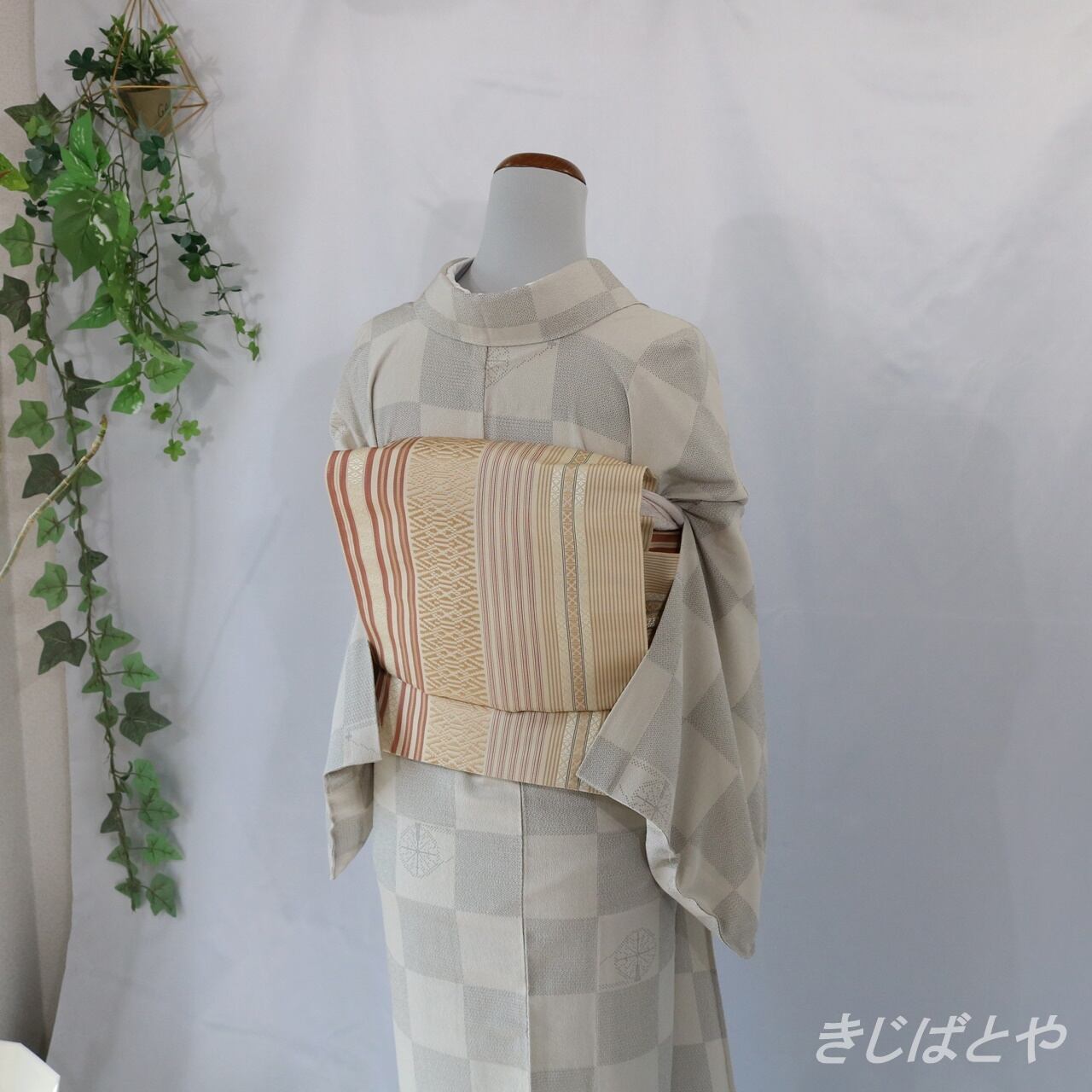 逸品! 本塩沢 単衣 着心地最高 本塩沢 蕎麦切色の市松の単衣 | きじばとや