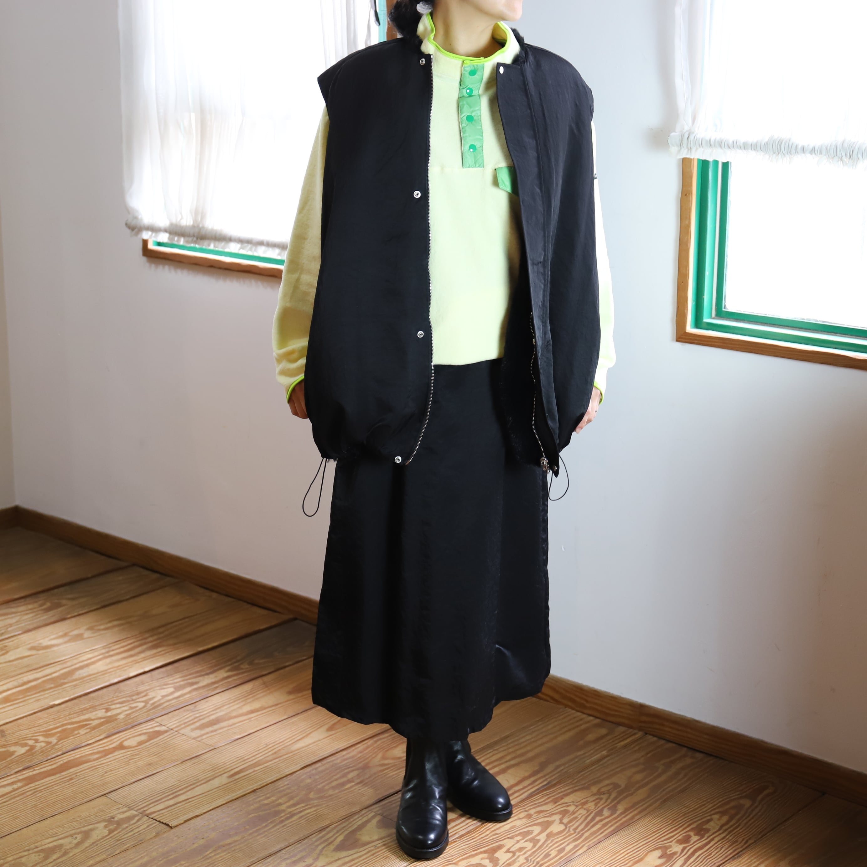 ALWEL / REVERSIBLE SLEEVELESS JACKET / BLACK | TIBETAN MARKET