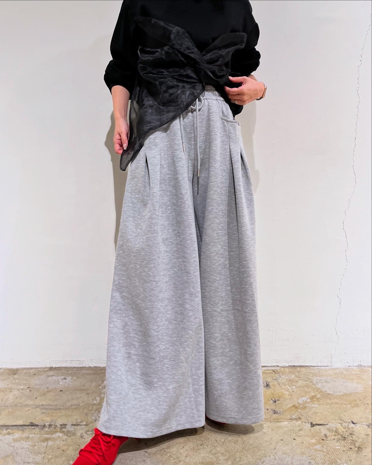 ポリーヌブロー   ポケットタック入りワイドパンツ
