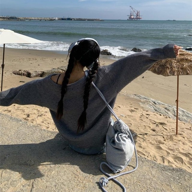 カレッジナンバーオフショルダーニット 2col R01327