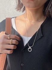 クロスオーバーネックレス