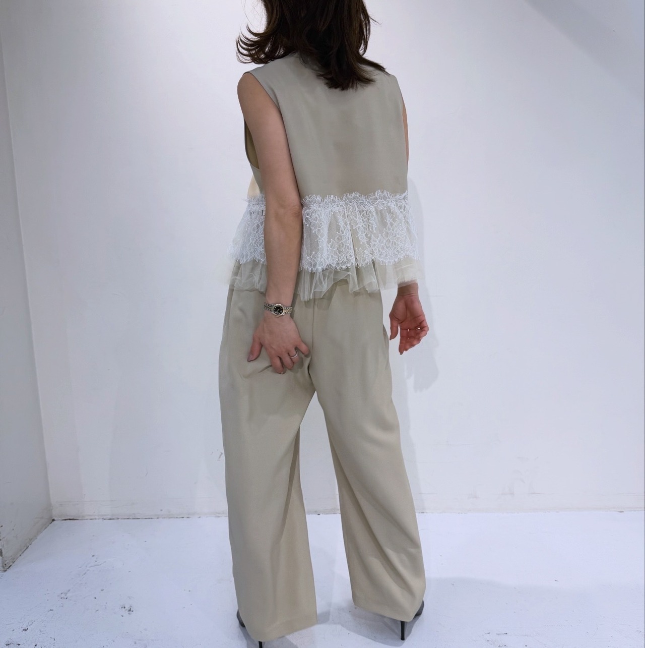 エイミーロウ  Eimee Law レースフリルベスト×パンツ SET UP
