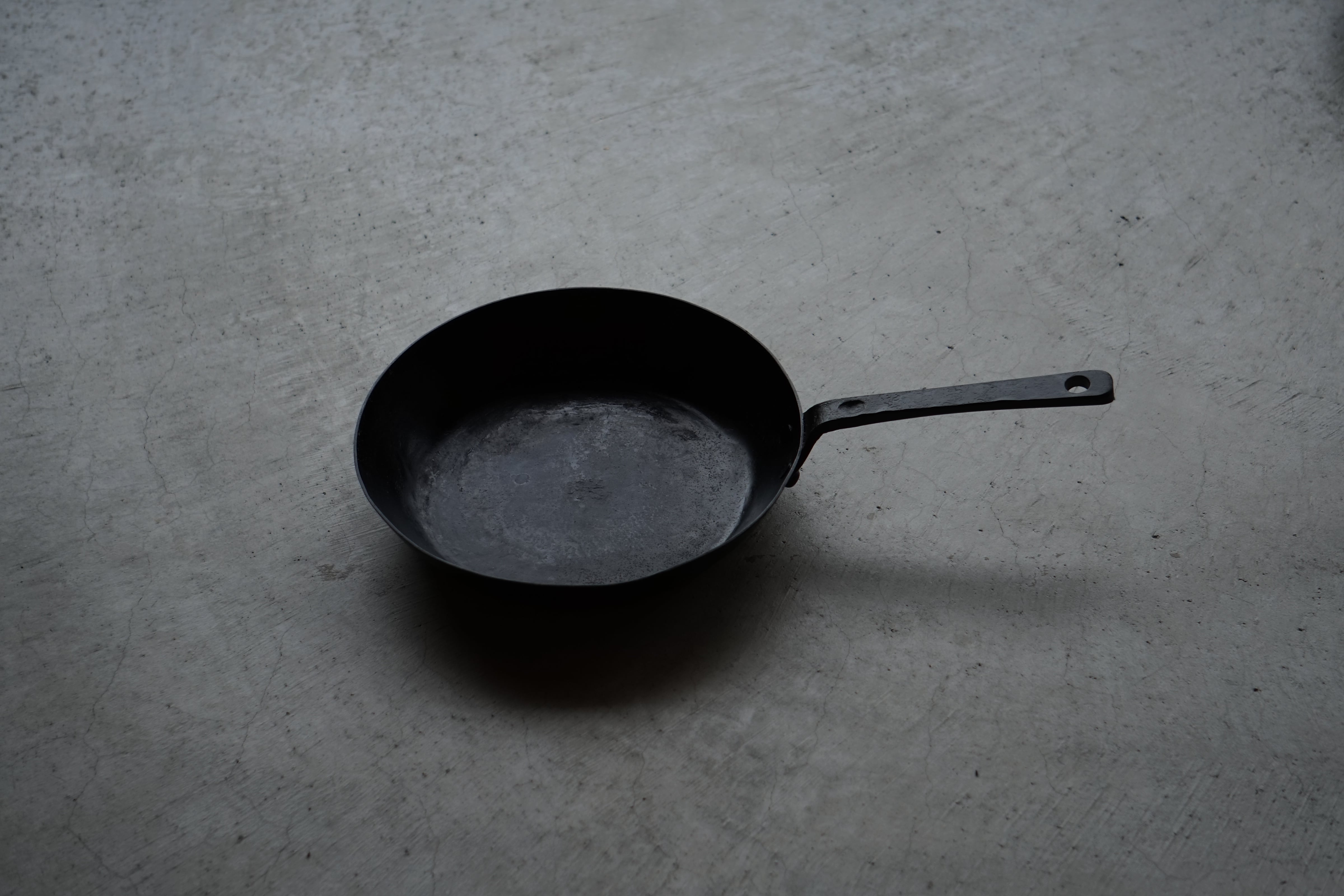 ちょっと深めの鉄フライパン〔22cm〕 | 野鍛冶やまご