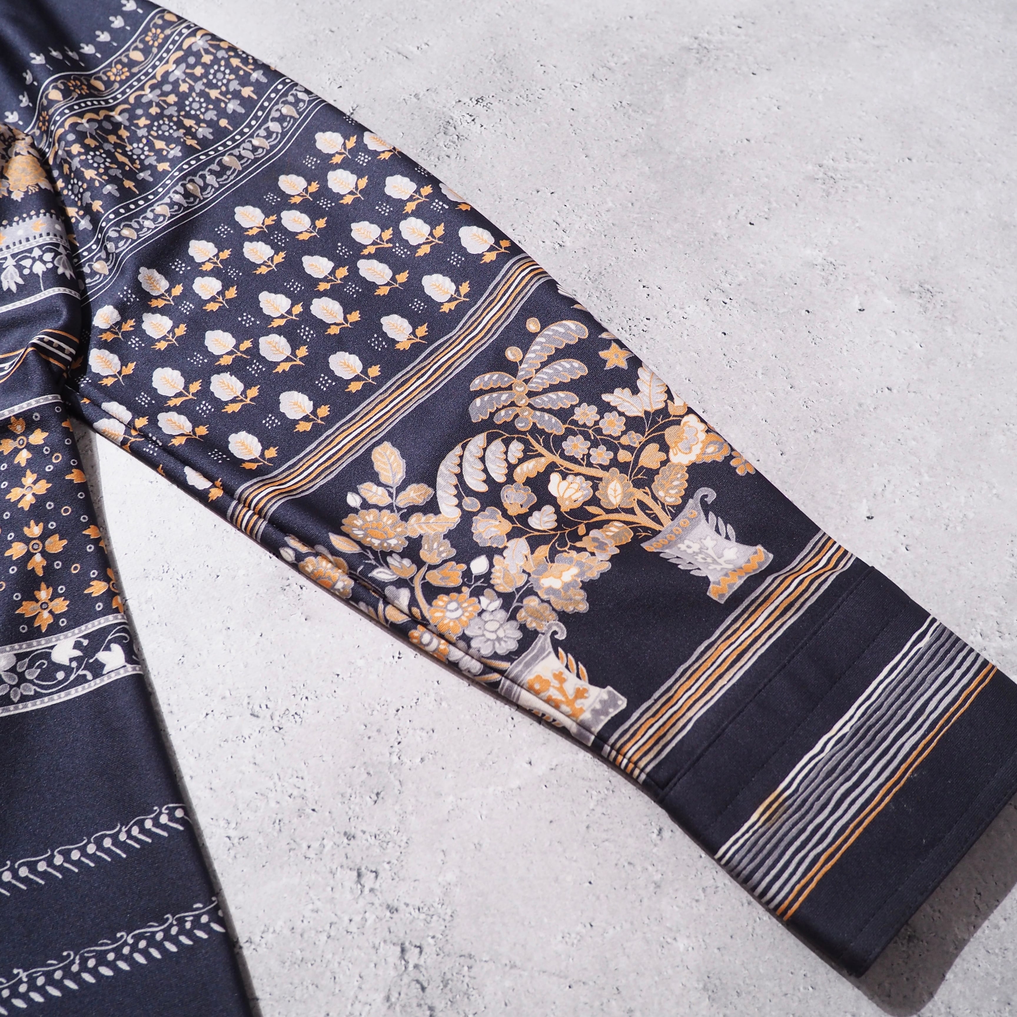 1970 - 80s " 儚美 " Beautiful Flower Pattern vintage Open collar shirt