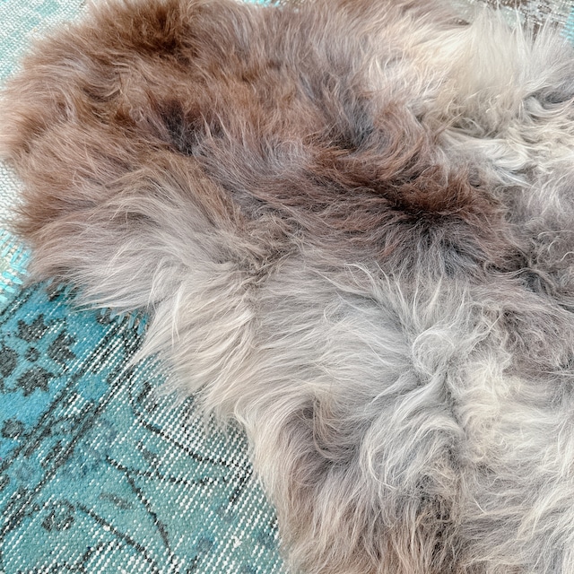 ポーランド ムートンラグ MO002 | ナチュラル シープスキン | 77cm × 114cm