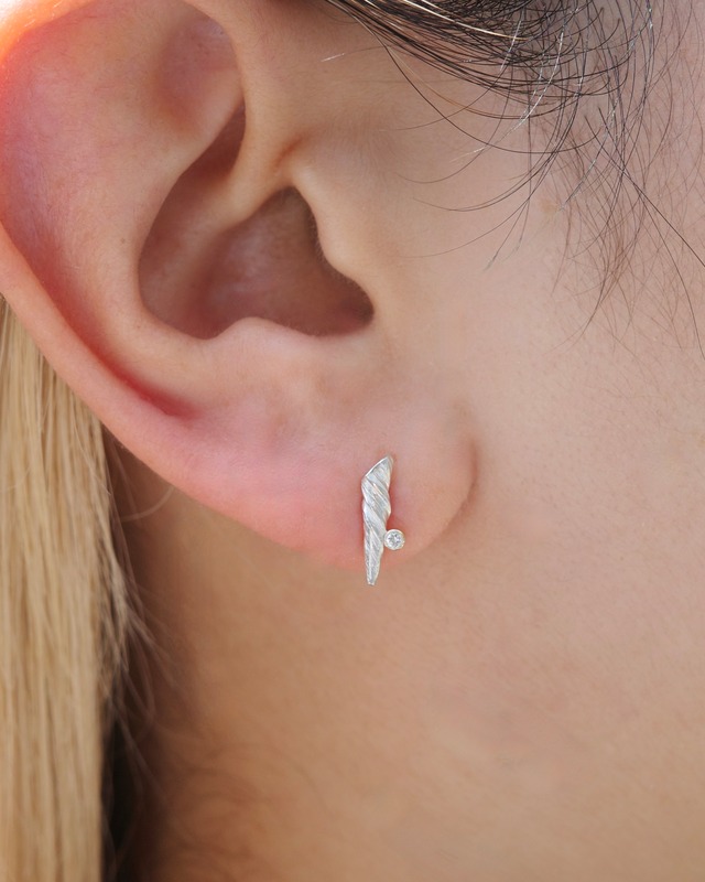 Diamond stud Pierce 02