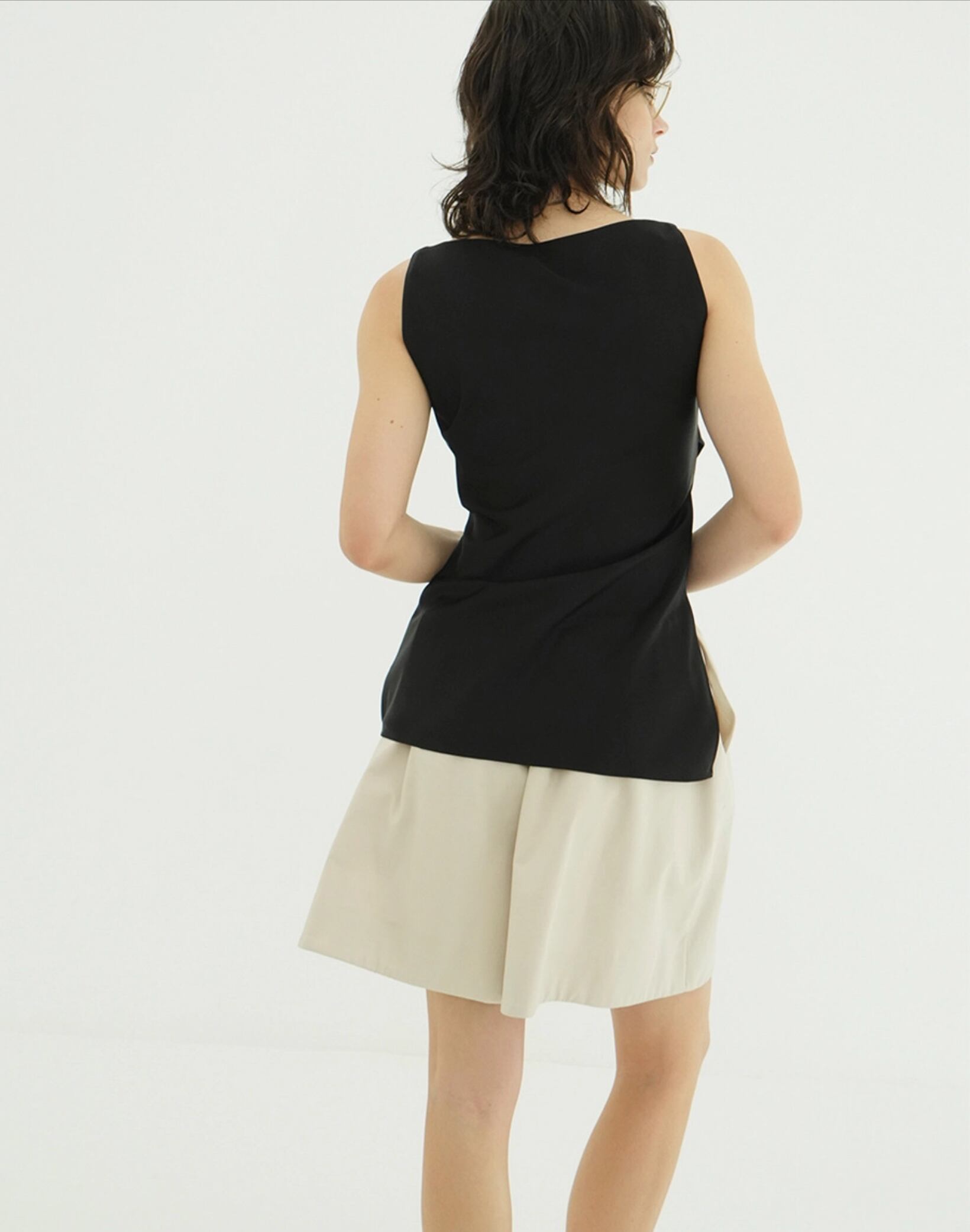 新品タグ付き　CLANE /DRAPE SATIN CAMISOLE TOPS CLANE - ドレープサテンキャミソール - DRAPE SATIN CAMISOLE TOPS