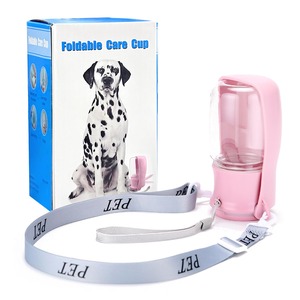 【在庫処分】犬 散歩 給水ボトル 給水器 水飲み器 携帯 水筒 折りたたみ ペットウォーターボトル こぼれない 外出 折りたたみ 携帯 旅行 犬グッズ ペットボトル（ピンク）