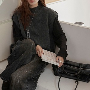 Soft knit round neck vest 2litr06144