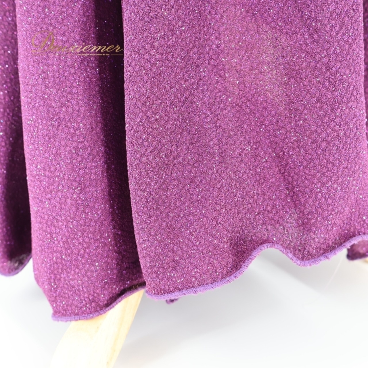 ベリーダンス オリエンタル 衣装 上下セット パープル系 トップス スカート チョーカー ラインストーン 花 紫 青 キラキラ スリット 豪華 装飾 華やか 鮮やか かわいい ステージ イベント ダンス衣装 フリンジ ピンク系 ブルー系 シルバー系