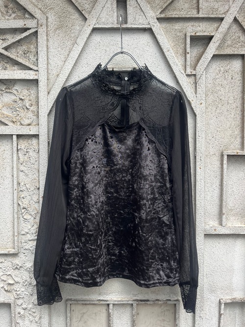 "GOTHIC" velour and lace tops