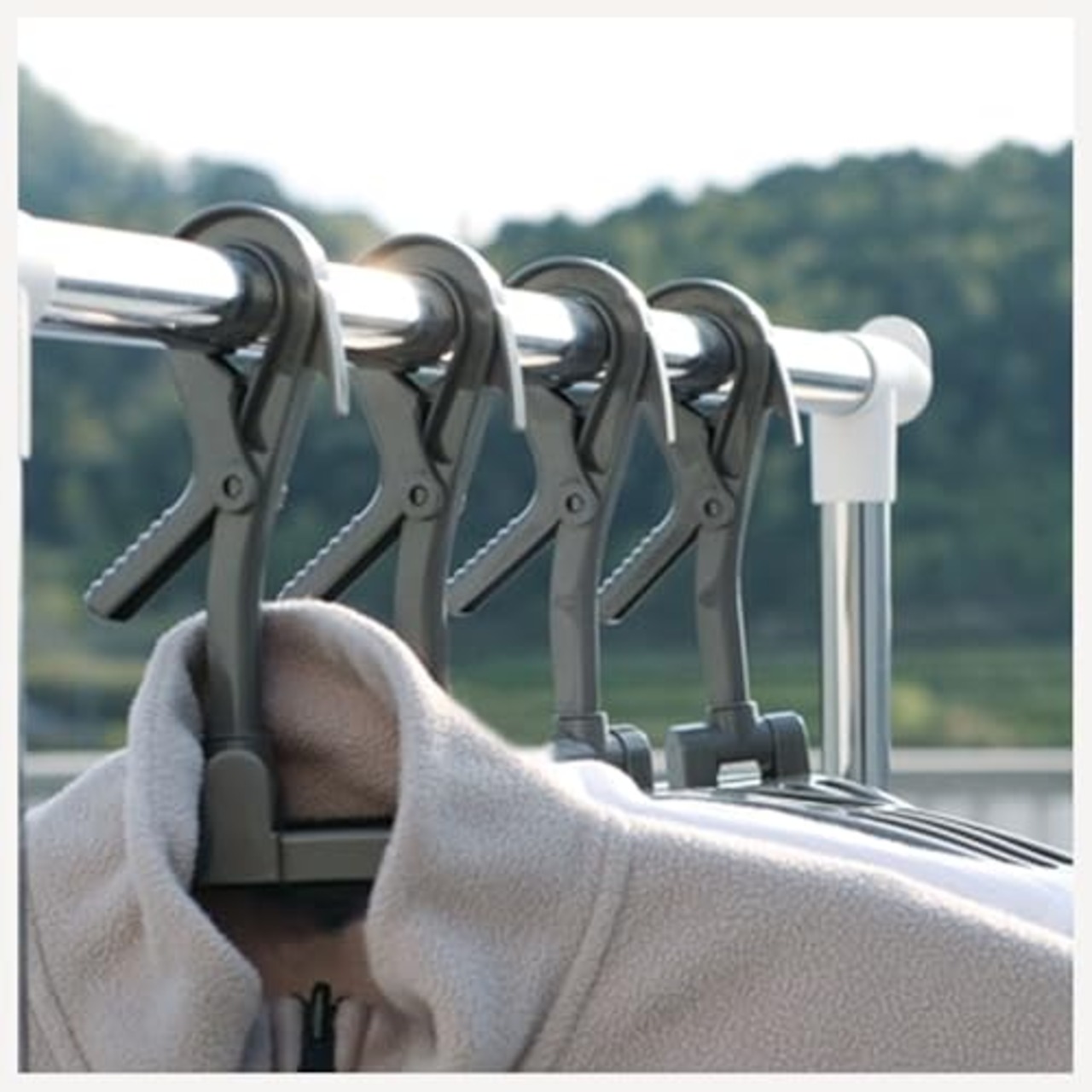 小久保工業所 トレーナースライドハンガー (4本組 / グレー) 洗濯ハンガー/スライドアーム/キャッチ式 (型くずれ防止/伸縮式/肩幅調節) 風に強い/物干し