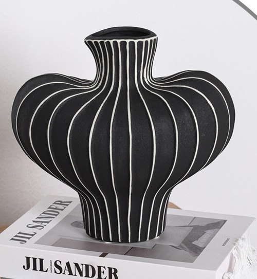 花瓶 クロス型 十字 ユニーク フラワーベース モダン 陶器 装飾 花器 アート ホワイト ブラック インテリア オブジェ