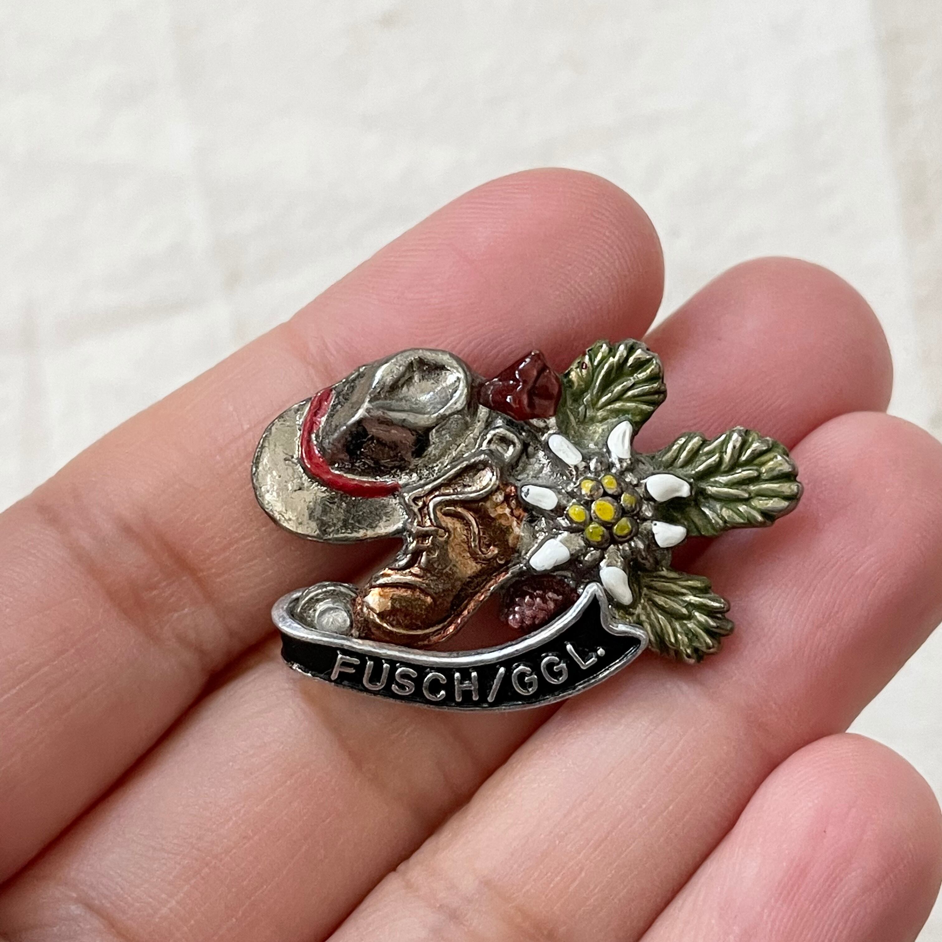 金属製の山グッズブローチ