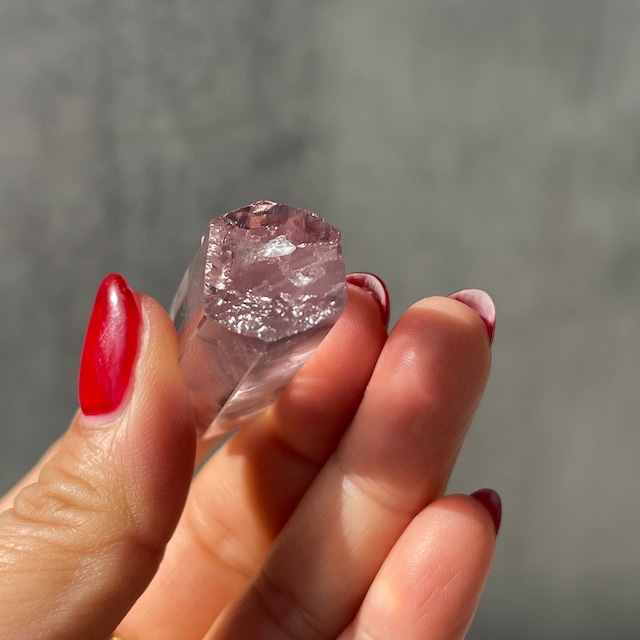 ブラジル・バイーア州コルデイロス産 パープルファントムアメジスト｜全面ポリッシュポイント