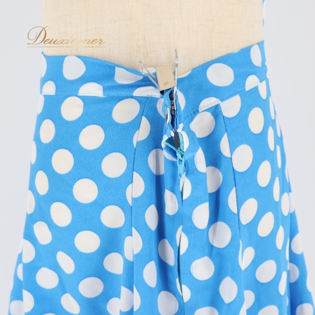 フラメンコ 衣装 ファルダ スカート シージョ 水玉 フリル ボランテ ドット 水色 白 かわいい ダンス パーティ 発表会 舞台 ステージ ホワイト系 ブルー系 子供用 おしゃれ コスチューム フレア かわいらしい フォーマル ステージ衣装 パフォーマンス