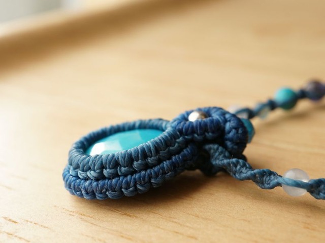 アリゾナ産スリーピングビューティーターコイズのマクラメネックレス（トルコ石）～ Sea ～