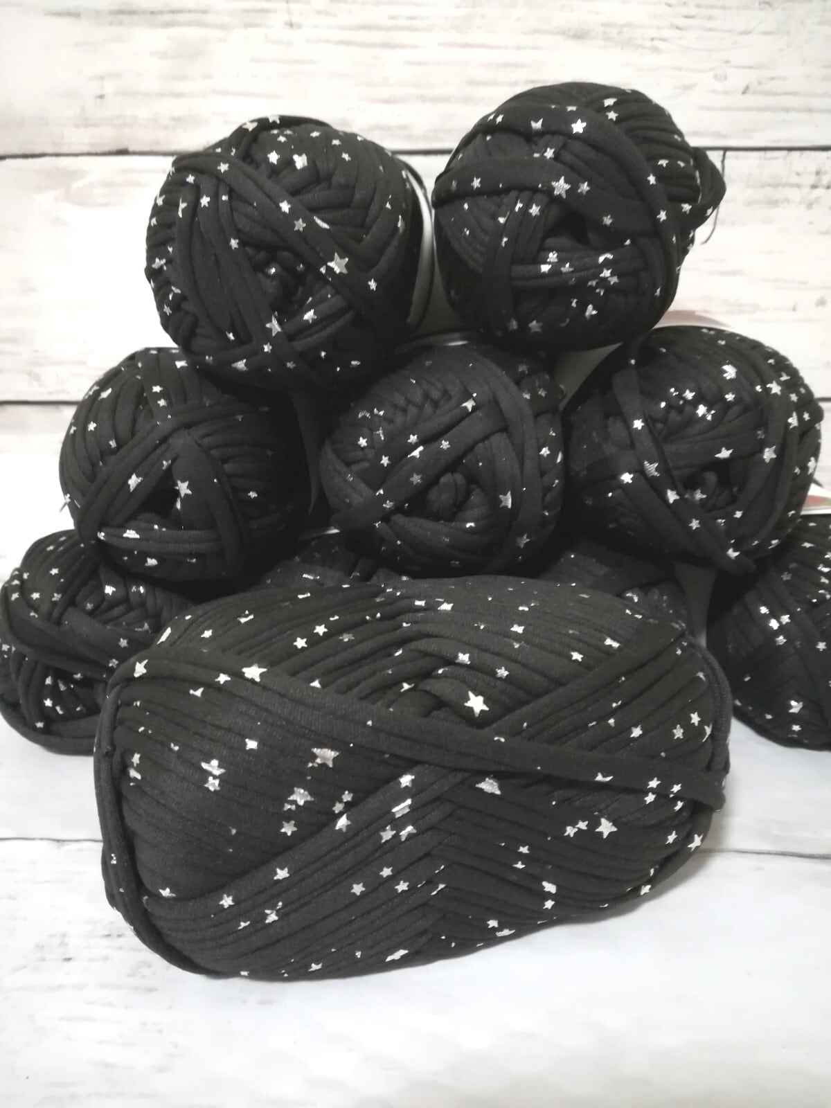 スター ブラック×シルバー① 星柄 1玉＝30m Tシャツヤーン | T-SHIRT