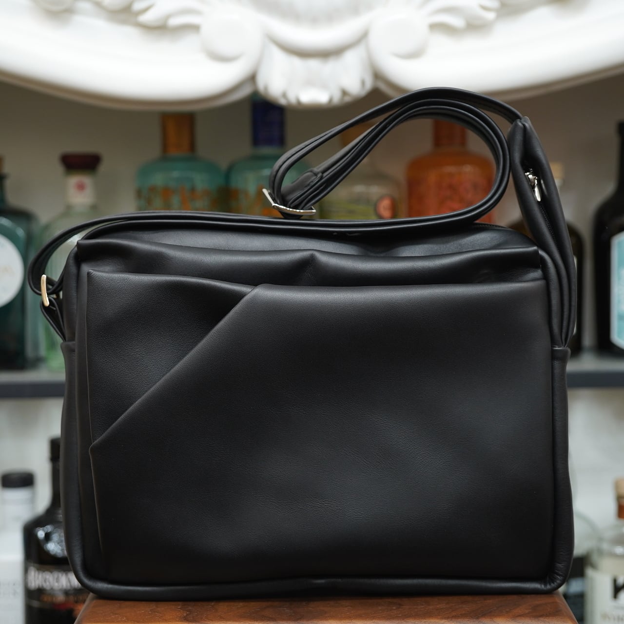 ル・ボナー ペーパームーンショルダー スイフトカーフ ブラック