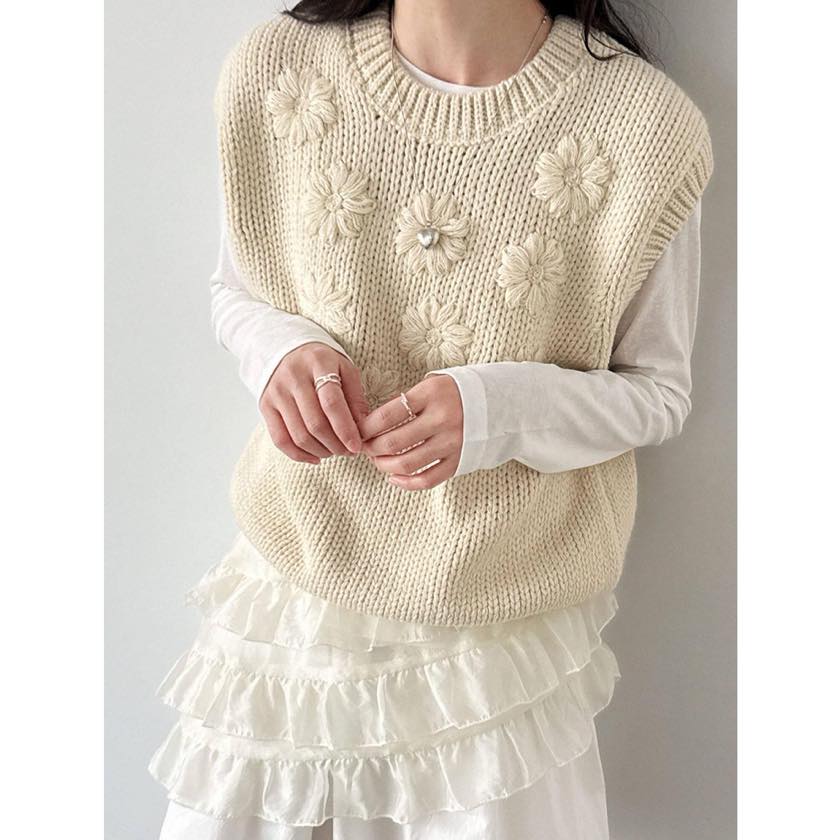 flower embroidery knit vest | colorer