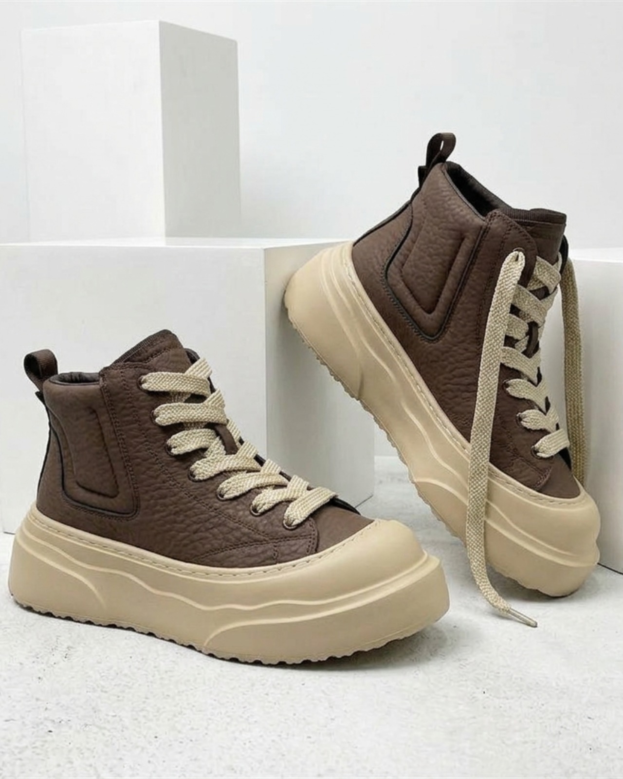 ボリュームソールハイトップスニーカーブーツ(SHS00058)