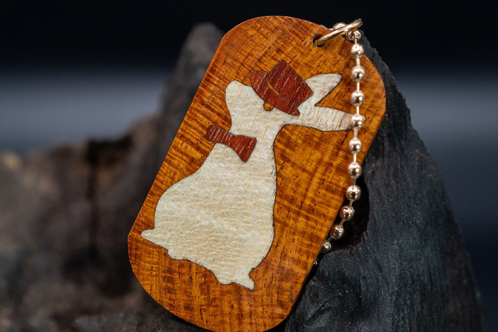 【21世紀最高峰の材】サイアミーズローズウッド マイクロカーリー ドッグタグ 象嵌 三月ウサギ