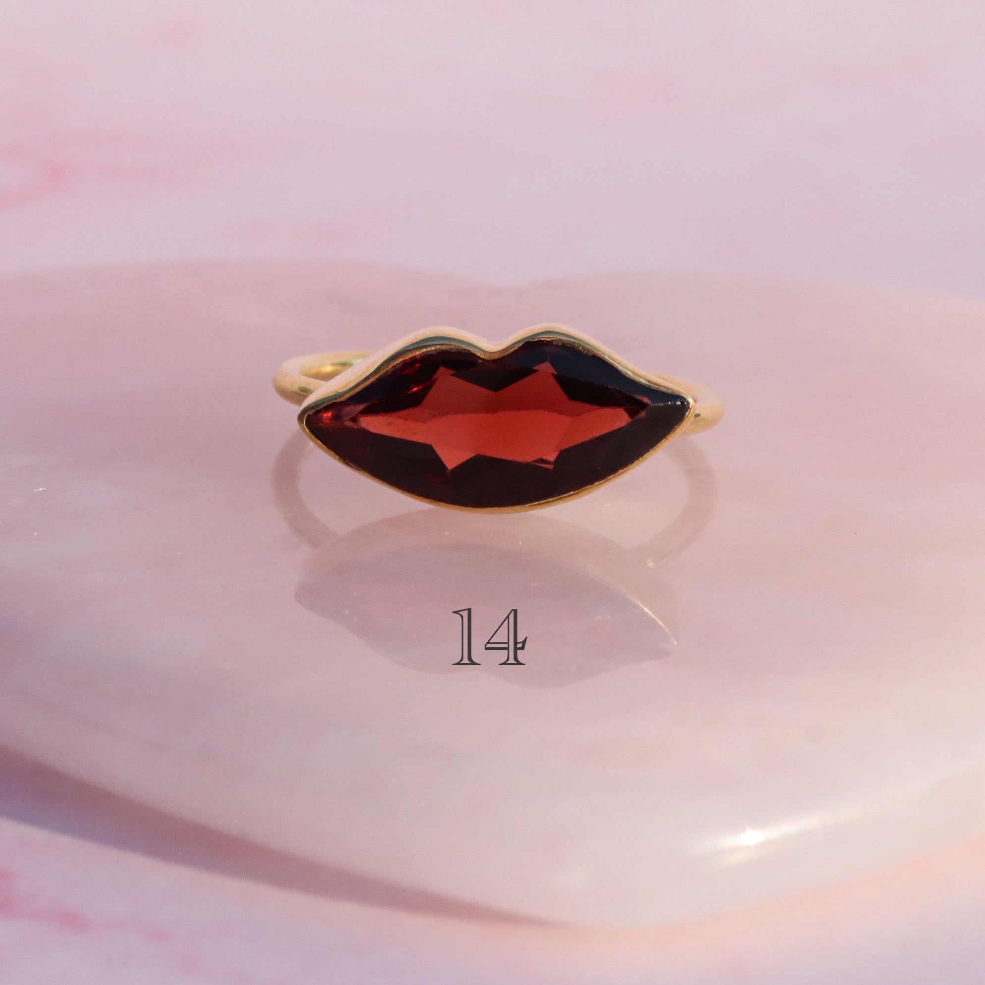 リップリング　唇　指輪　ガーネット ⭐︎再入荷(10.5, 13,14号) Garnet Lip ring ガーネットリップリング