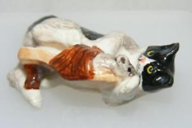 【送料無料】ミニチュアラバマウスklima miniature porcelain animal cat with mouse on mule k442